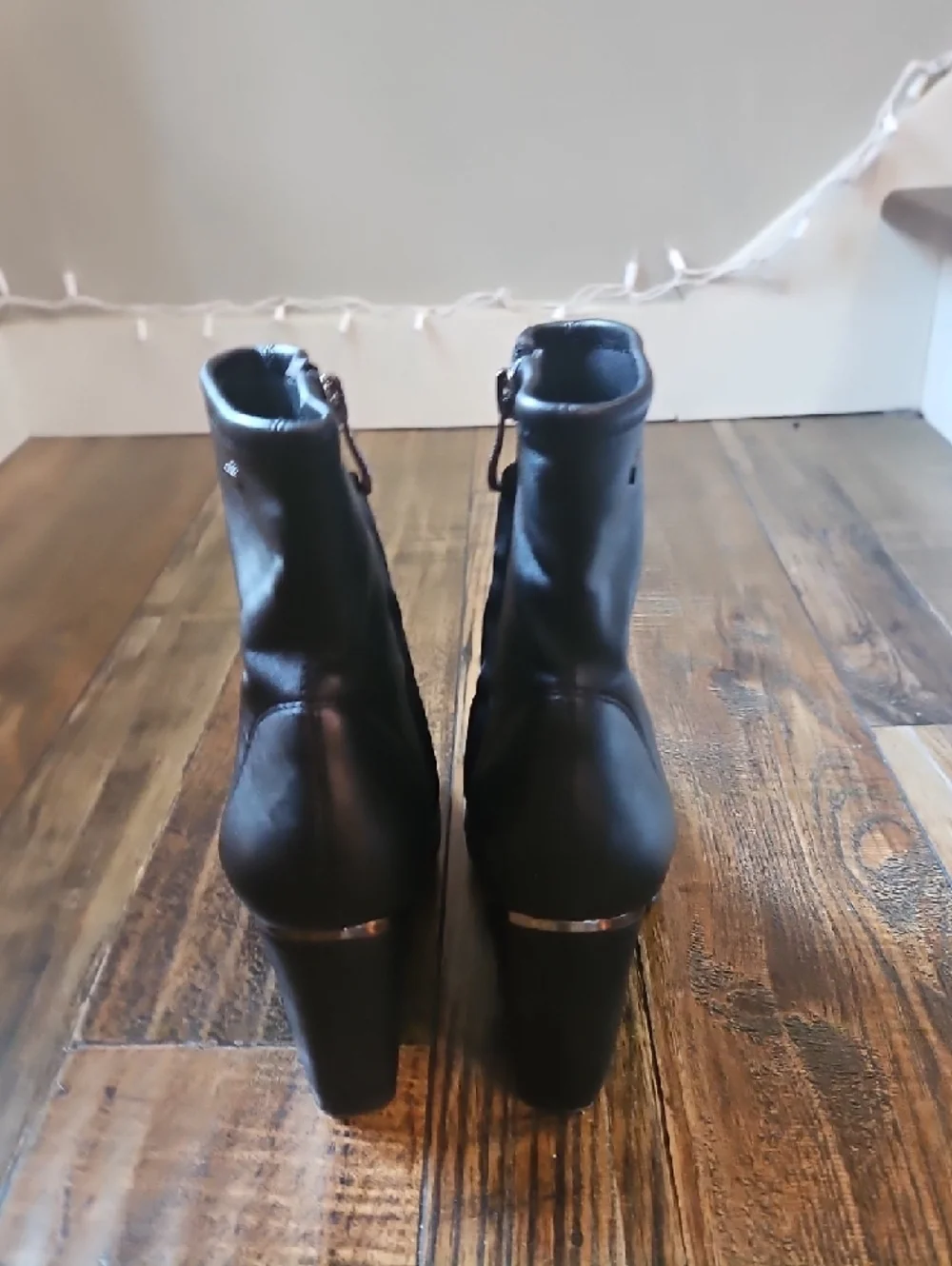 Dkny Black Leather Block Heel Ankle Booties‎